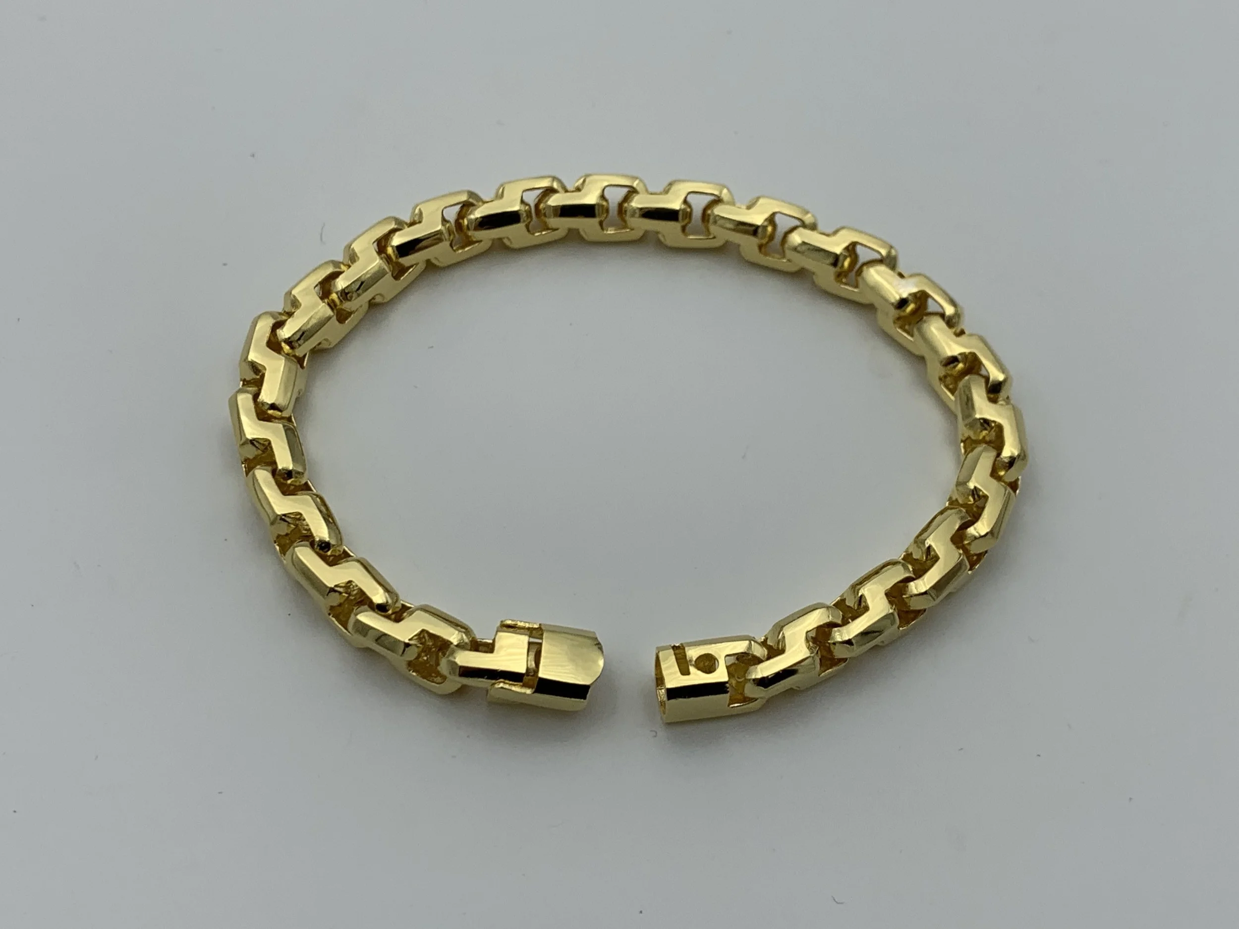 Two-tone chain bracelet