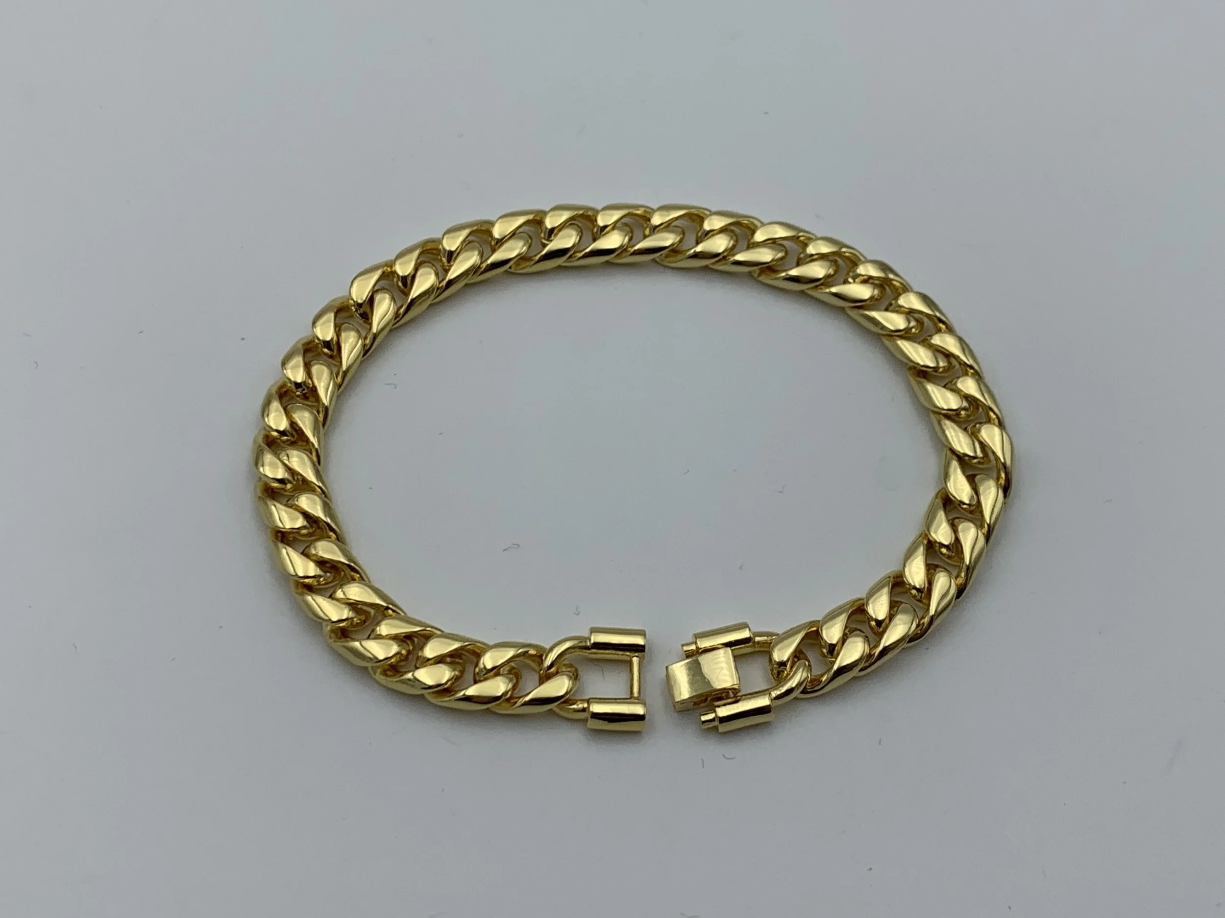 Color link bracelet